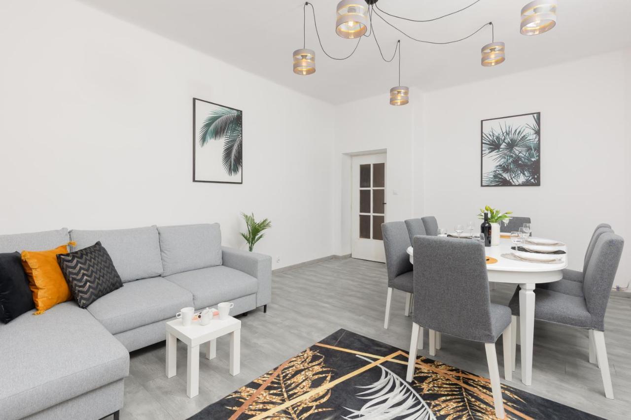 Metro Plac Wilsona Apartments Mickiewicza By Noclegi Renters Varşova Dış mekan fotoğraf