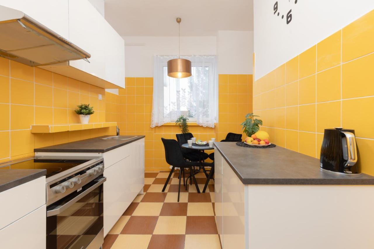 Metro Plac Wilsona Apartments Mickiewicza By Noclegi Renters Varşova Dış mekan fotoğraf