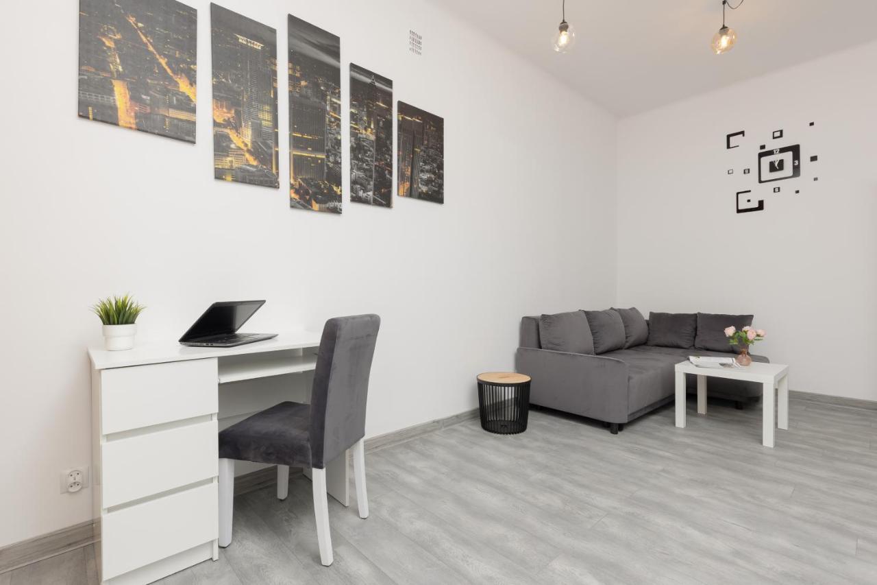 Metro Plac Wilsona Apartments Mickiewicza By Noclegi Renters Varşova Dış mekan fotoğraf