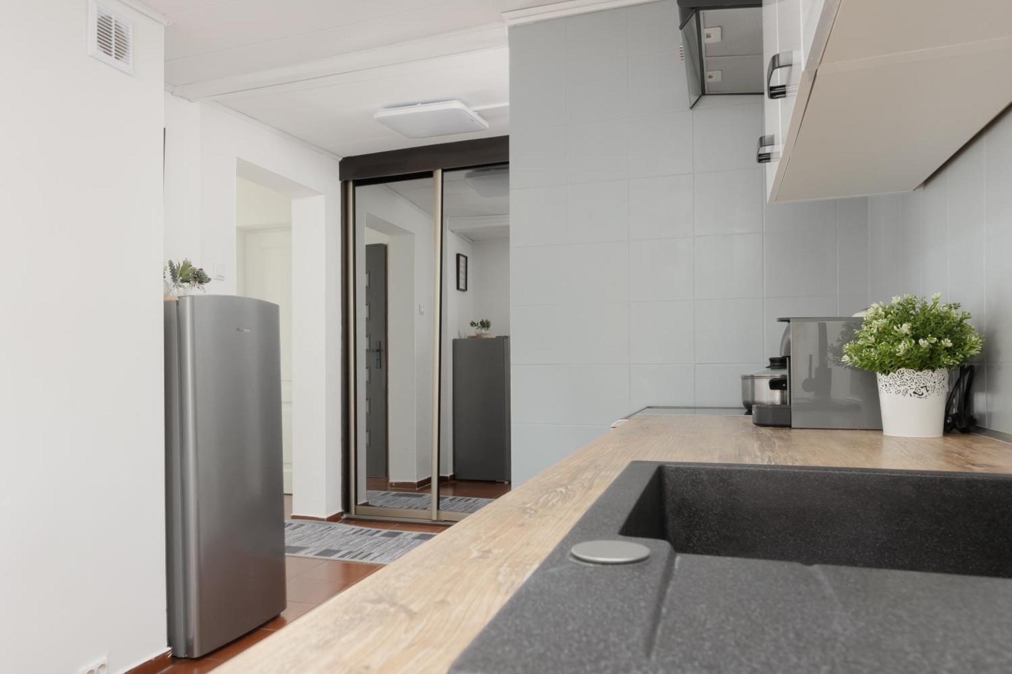 Metro Plac Wilsona Apartments Mickiewicza By Noclegi Renters Varşova Dış mekan fotoğraf
